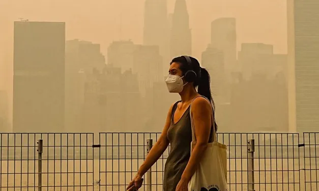 Trump angers Canada over wildfire smoke and threatens to raise tariffs